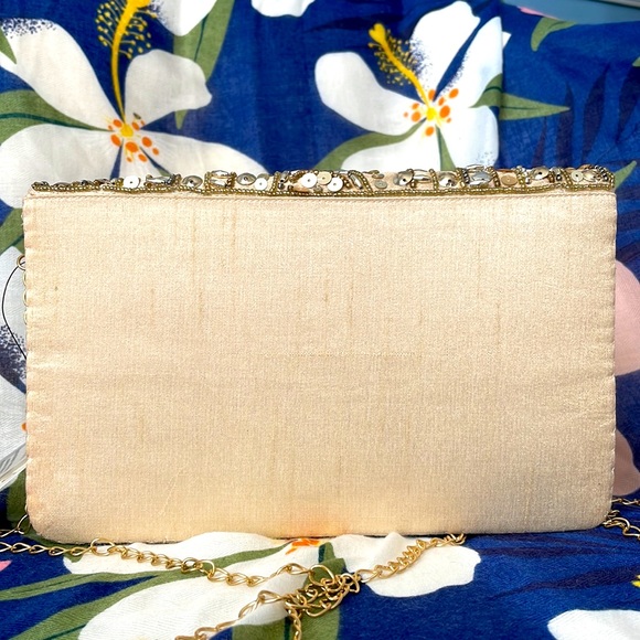 Brand New Lulu Handcrafted Gold Tone Beaded Flap Clutch Chain Crossbody Purse - Picture 3 of 12